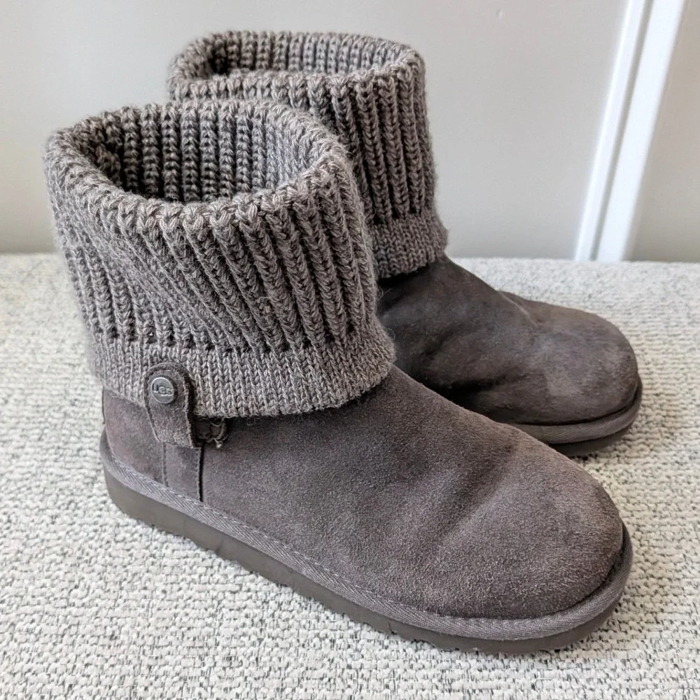 UGG Kids Classic Cuff Knit Suede Boots Dark Grey Charcoal Size 3 Y
